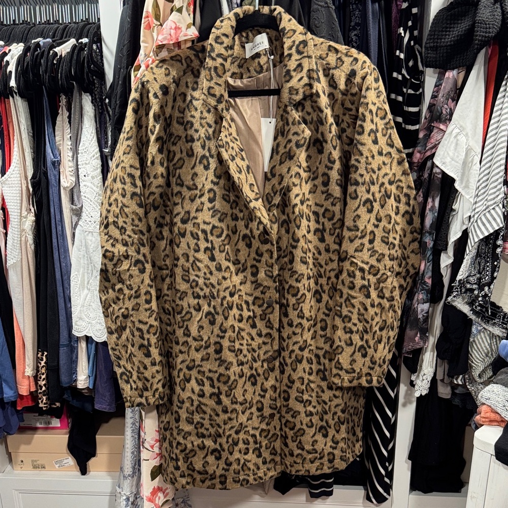 ANDREE BY UNIT Tan Leopard Teddy Jacket